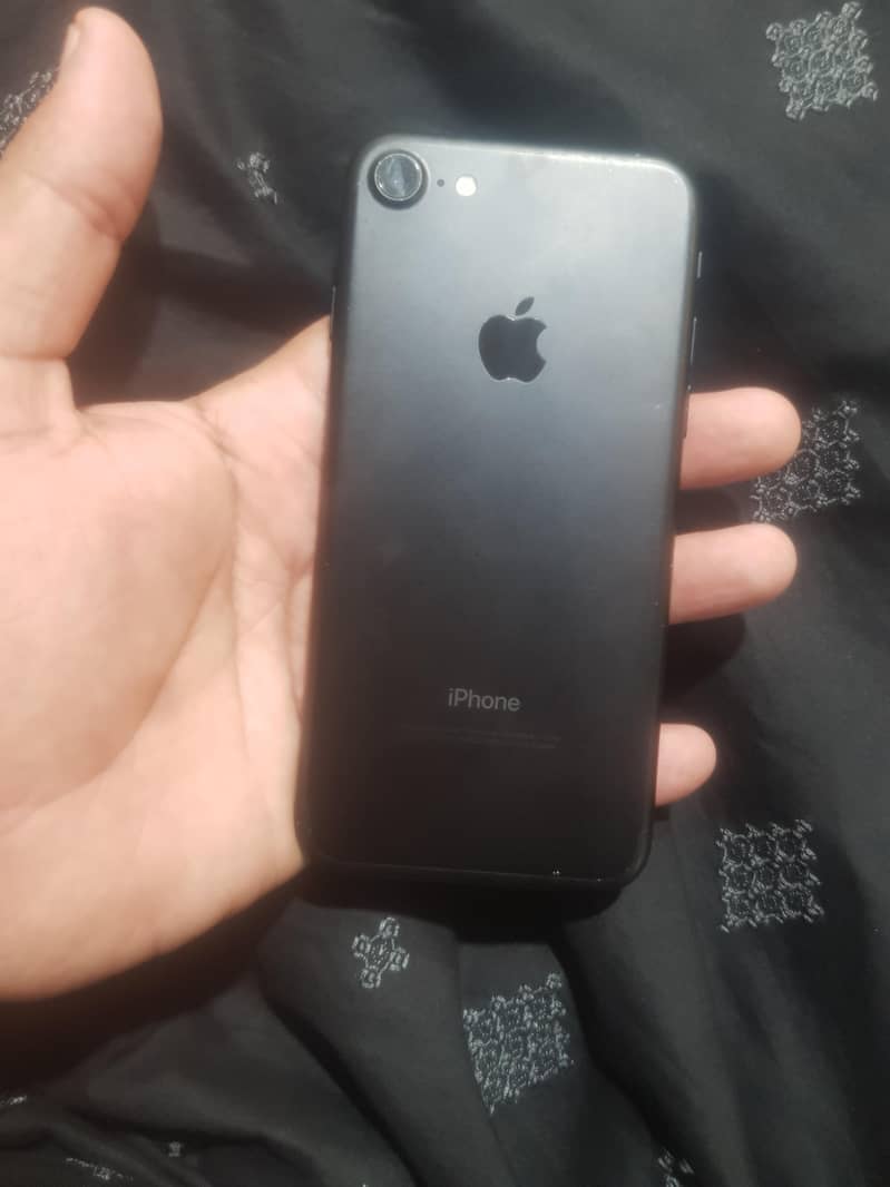 Apple iPhone 7 2