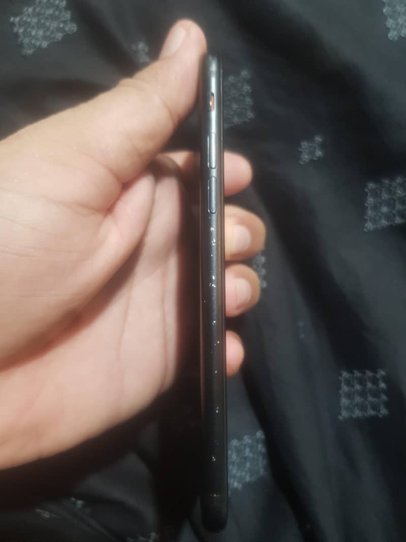 Apple iPhone 7 5