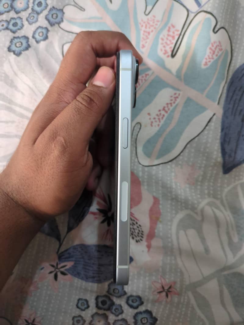 iPhone 15 | 128GB | NON PTA  | Sim Time Avail | Like New 3