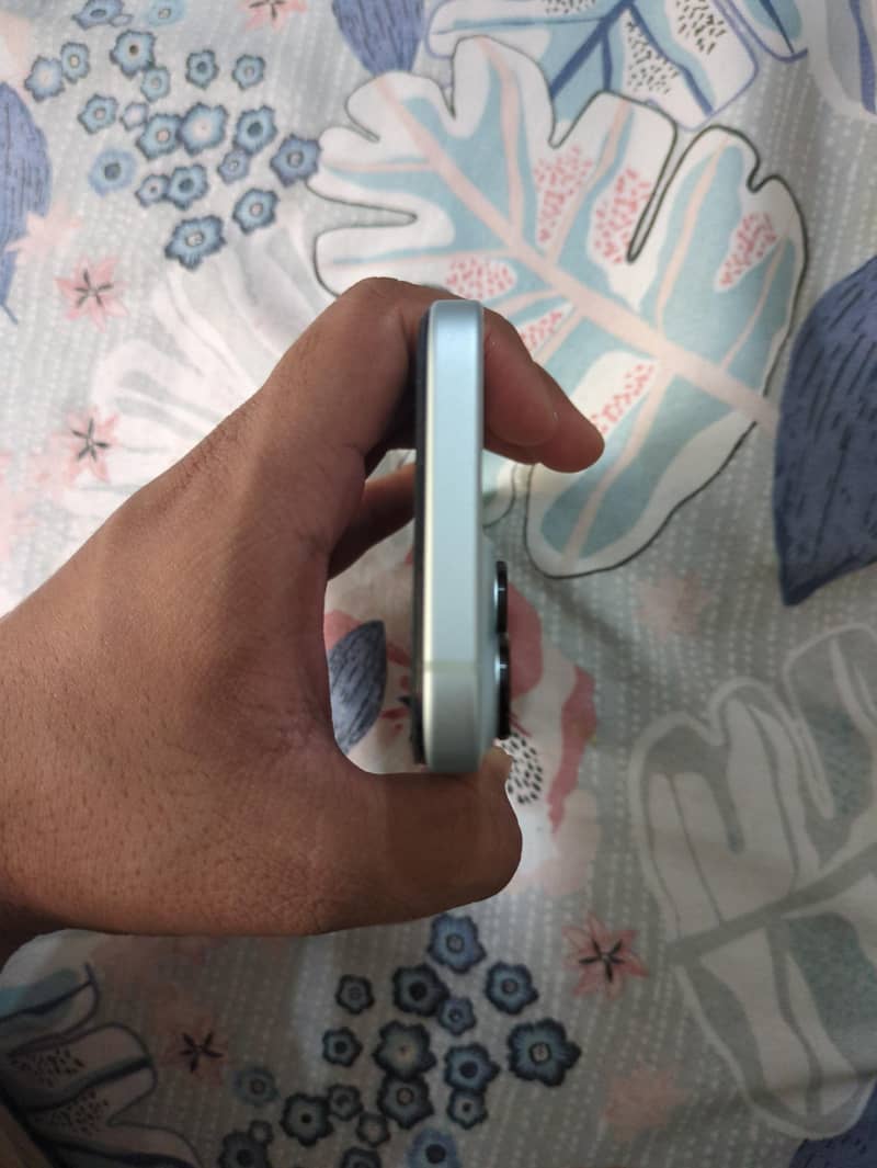 iPhone 15 | 128GB | NON PTA  | Sim Time Avail | Like New 4