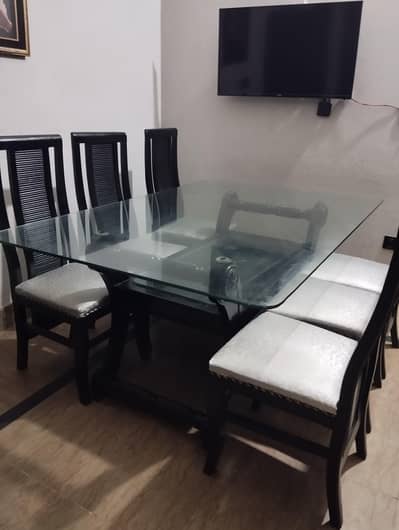 Dinning Table with 6 Chairs urgently sale