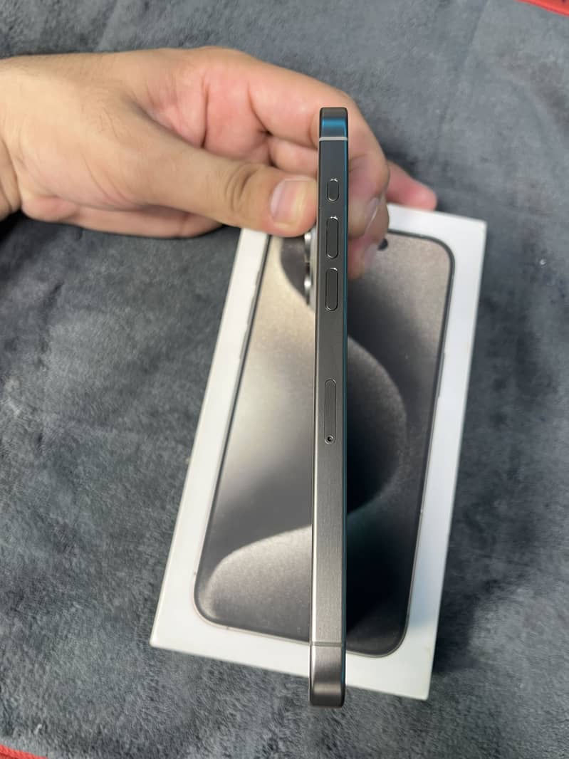 Iphone 15 pro max 4