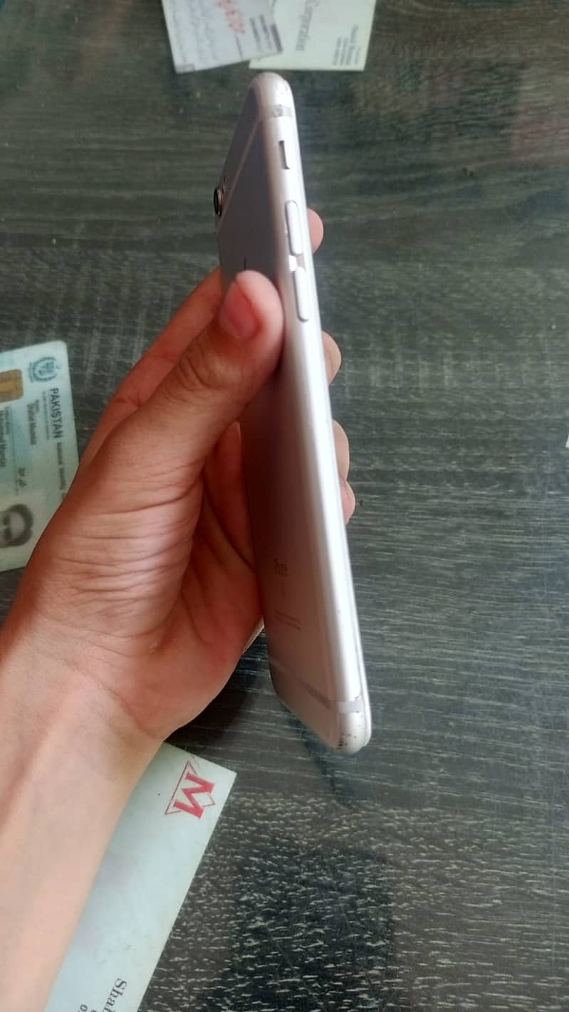 Apple iPhone 6S 1