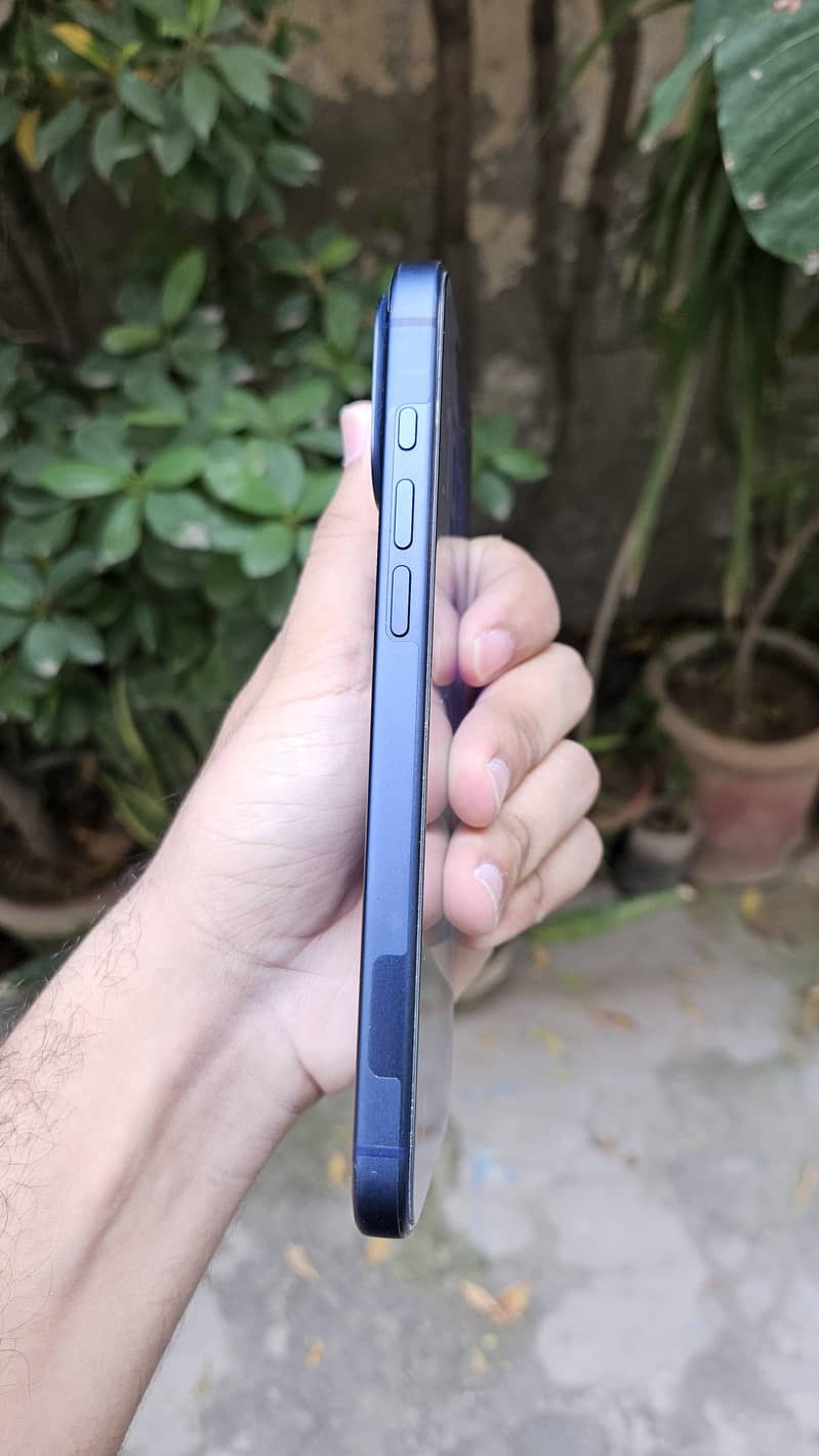 Apple iPhone 17 Pro Max 2