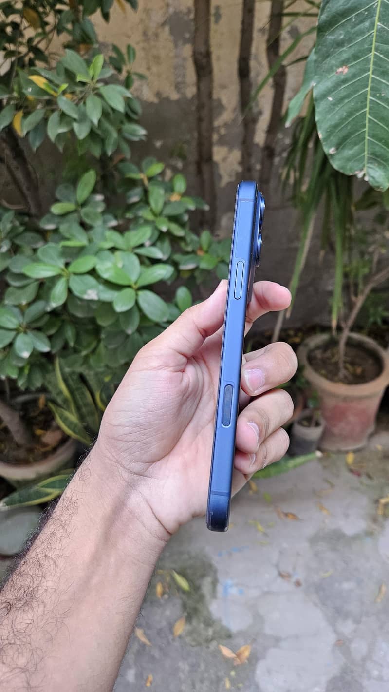 Apple iPhone 17 Pro Max 3