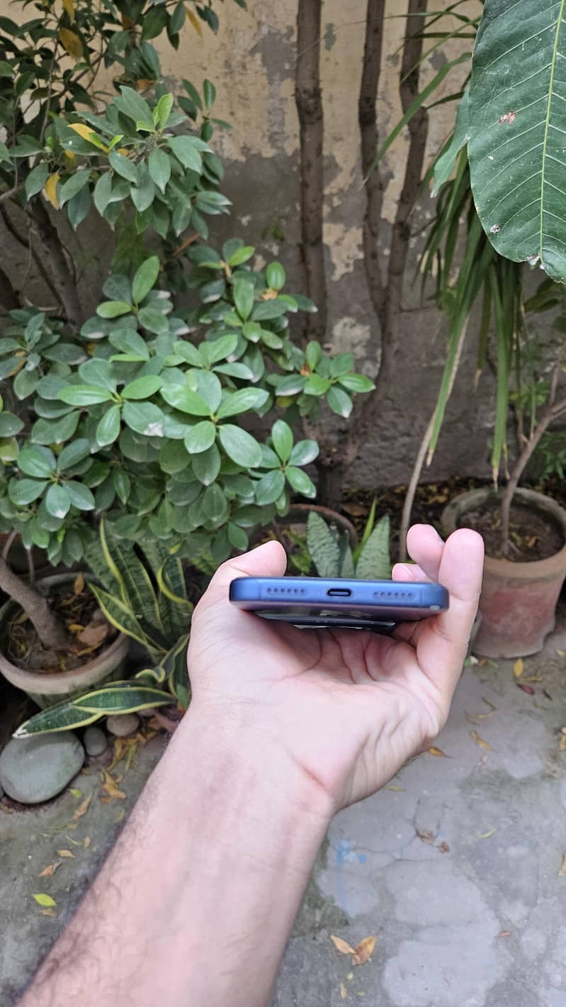 Apple iPhone 17 Pro Max 4