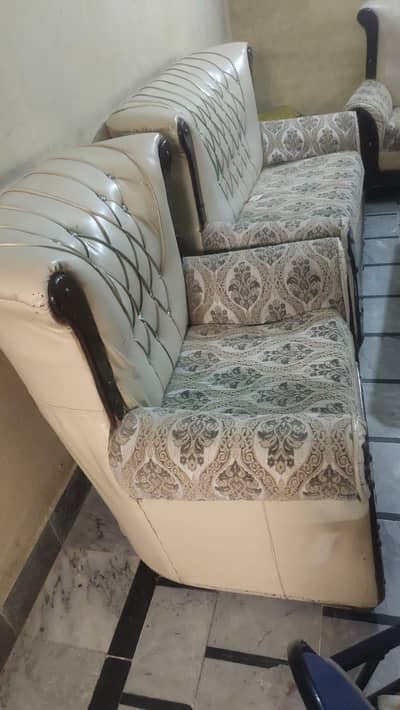 Sofa set Urgent sale