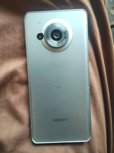 Sharp Aquos  r7 pta parof 10by 9 all ok 8gen1 sanapdaragen whater pack