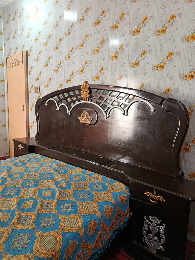 Double bed with dressing table with metress 1
