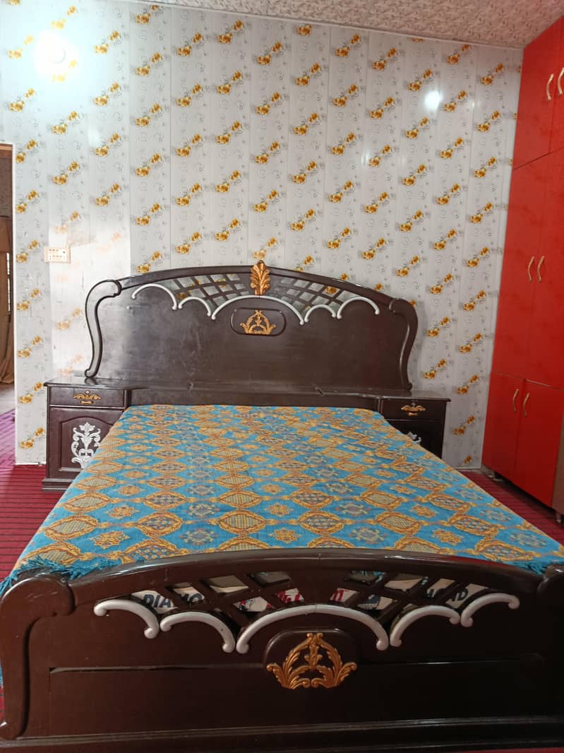 Double bed with dressing table with metress 2
