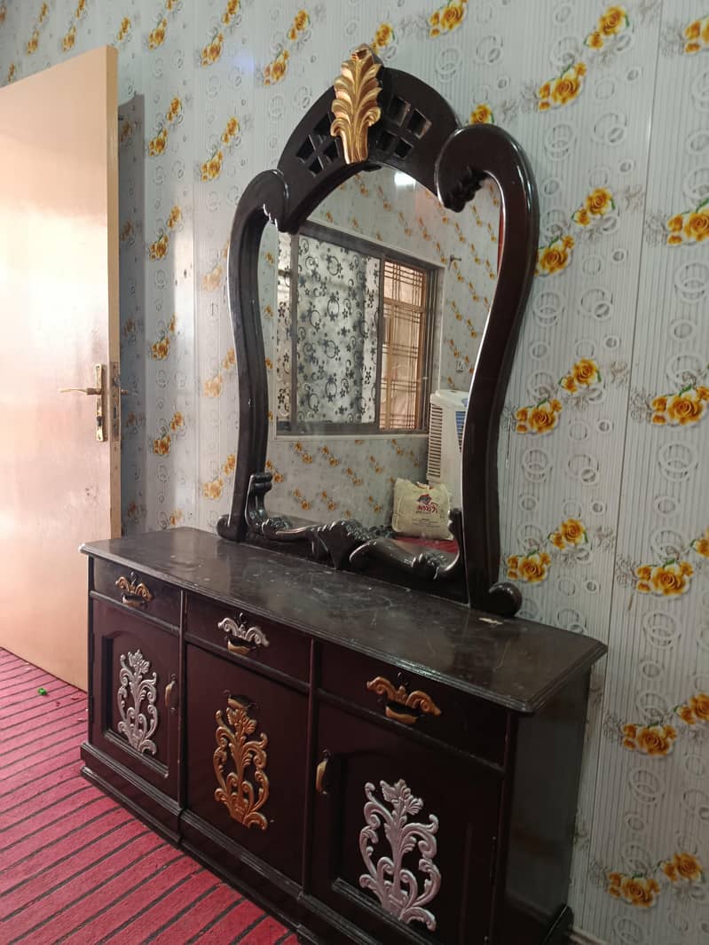 Double bed with dressing table with metress 4
