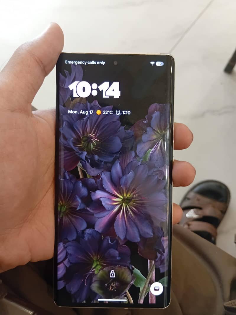 Urgent sale Google Pixel 6 Pro 5