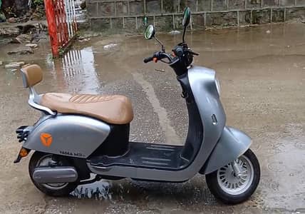 Yadea M3H Lithium portable scooty 2026 1800km mileage