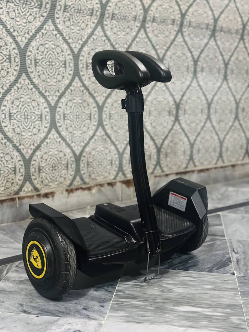 Hoverboard with handle bar 0