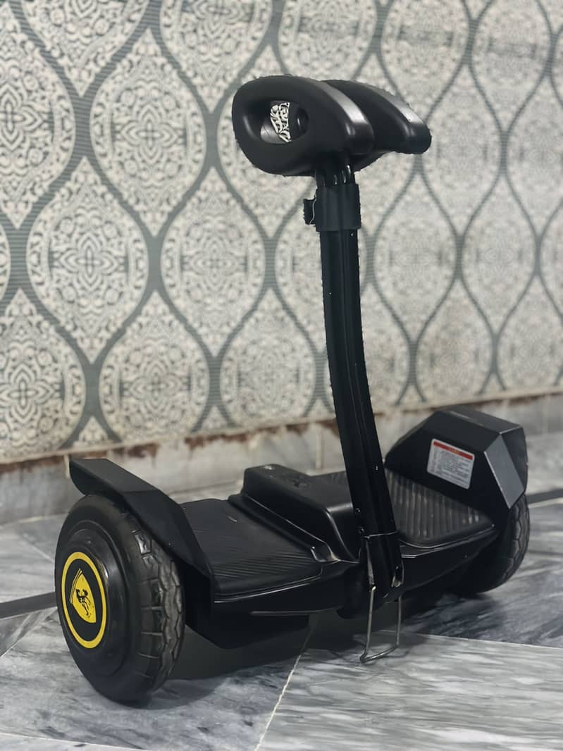 Hoverboard with handle bar 3