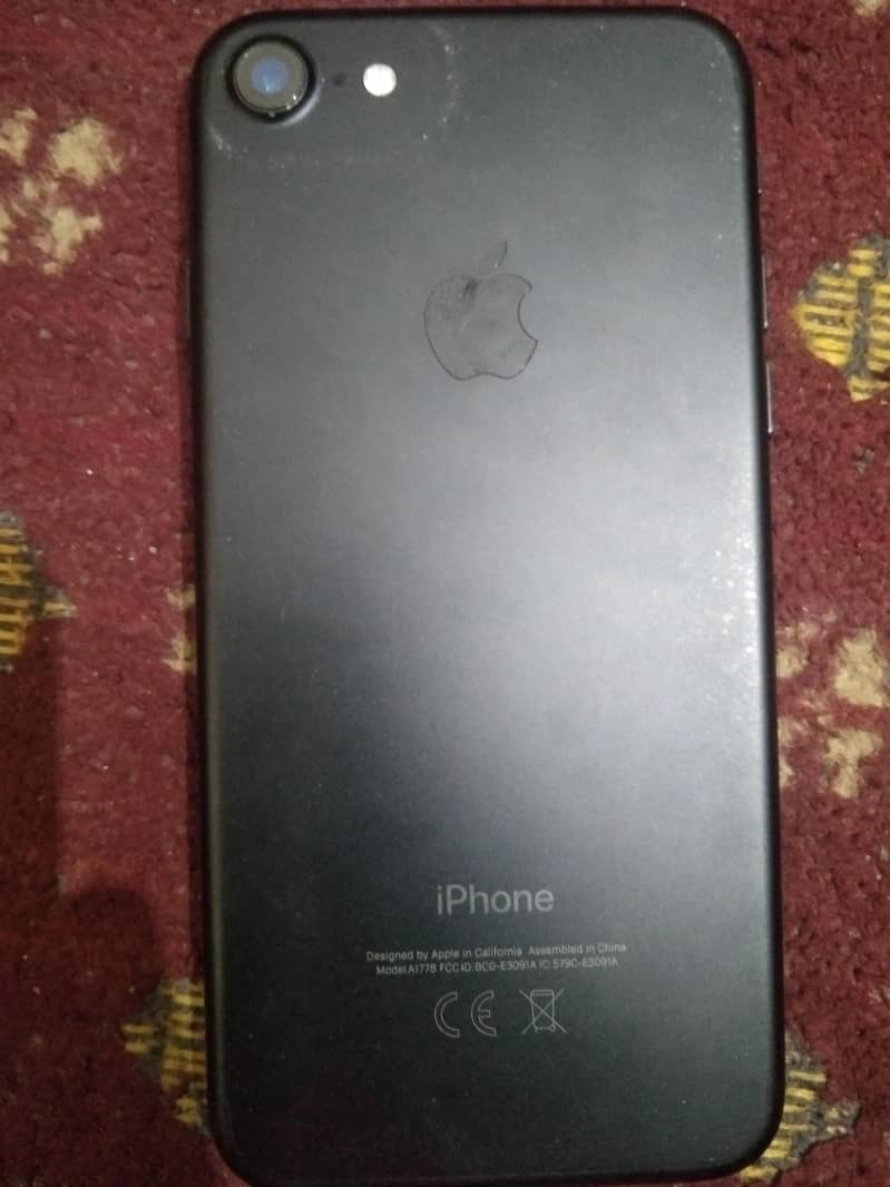 Apple iPhone 7 1