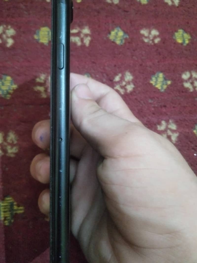 Apple iPhone 7 2