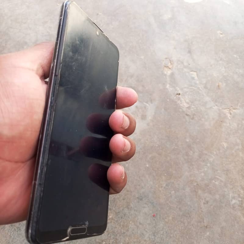 Sharp Aquos R5G 1
