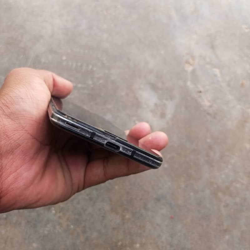 Sharp Aquos R5G 2