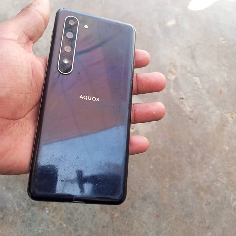 Sharp Aquos R5G 3