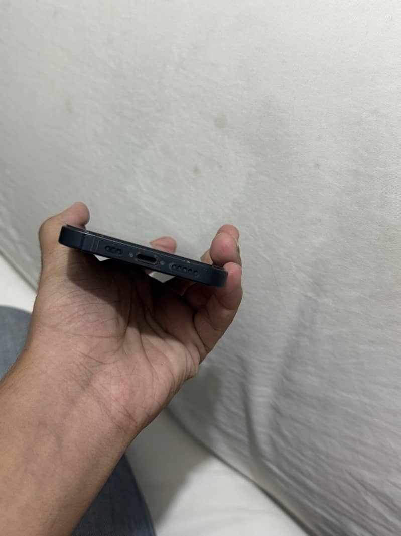 Apple iPhone 13 1