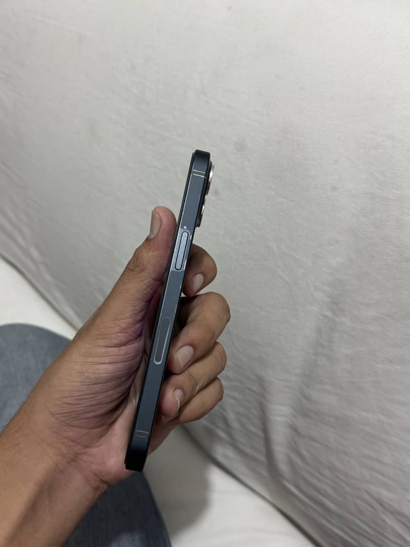 Apple iPhone 13 3