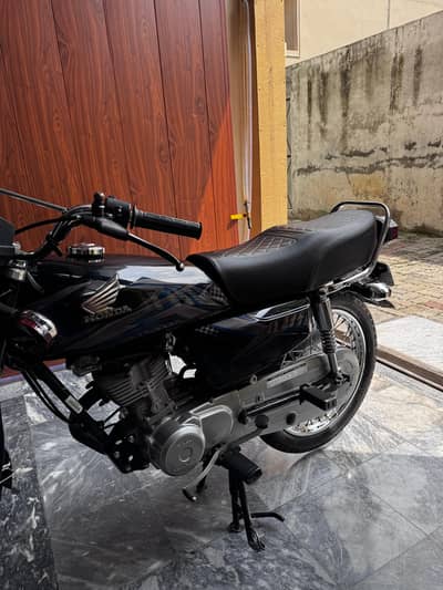 Honda 125 2025 totally genuine  only 03338722533 call or msg
