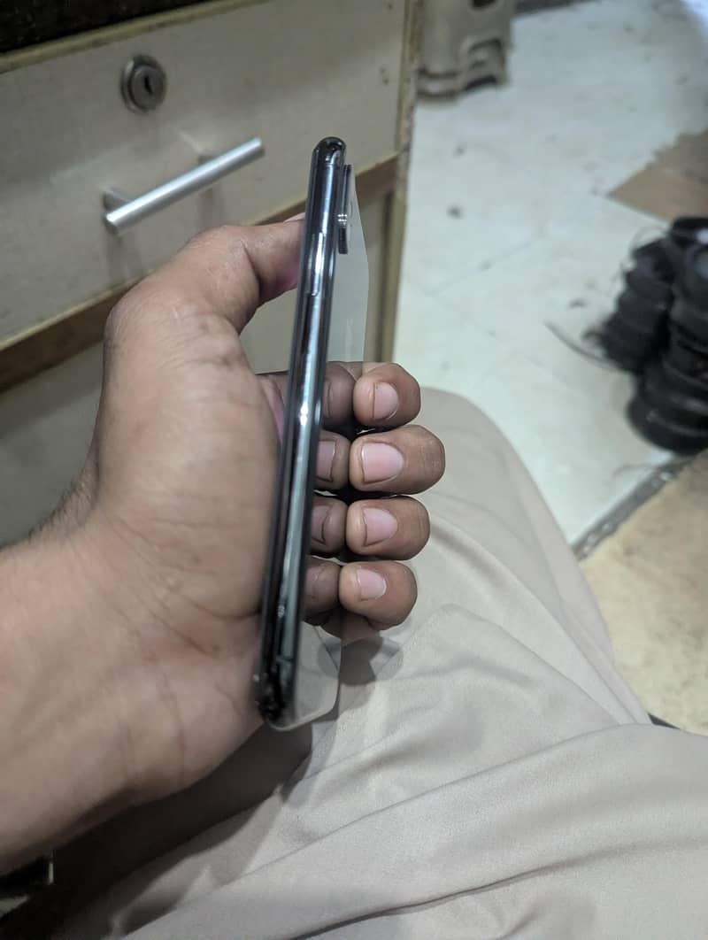 Apple iPhone X 1