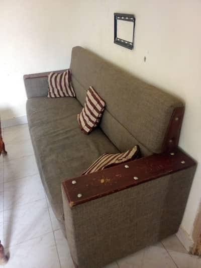 3 seater+2 single seats with table