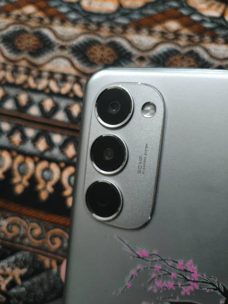 TECNO spark 40 pro plus 4