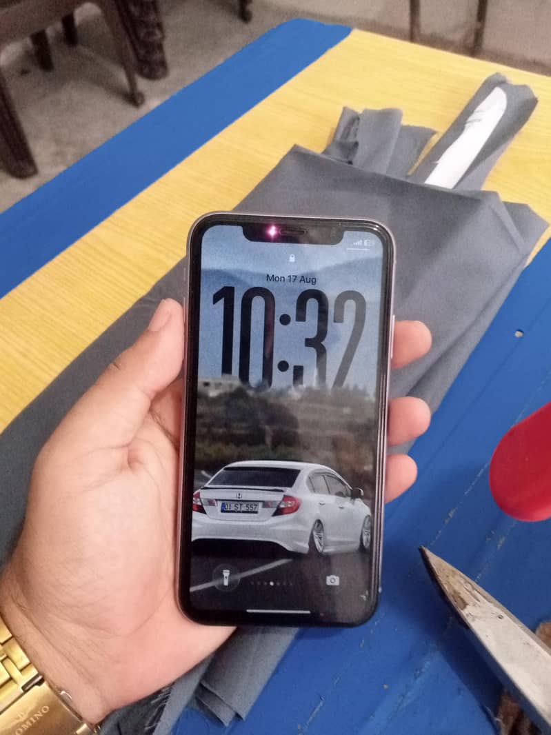 Apple iPhone 11 3