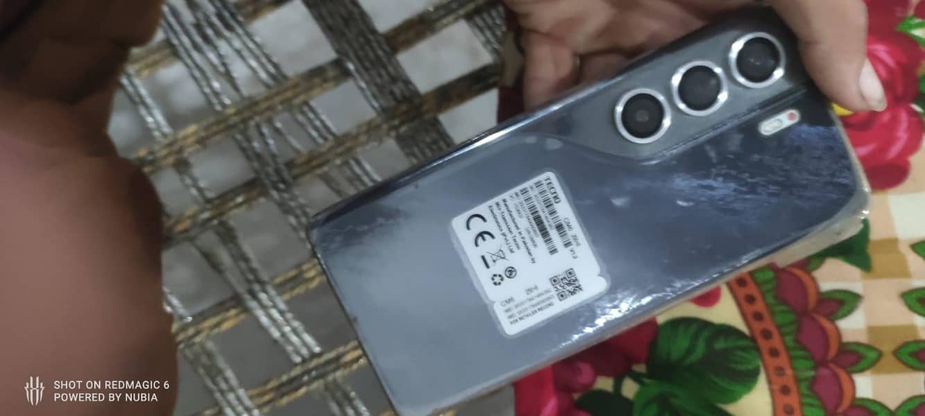 Tecno CAMON 40 Pro 0