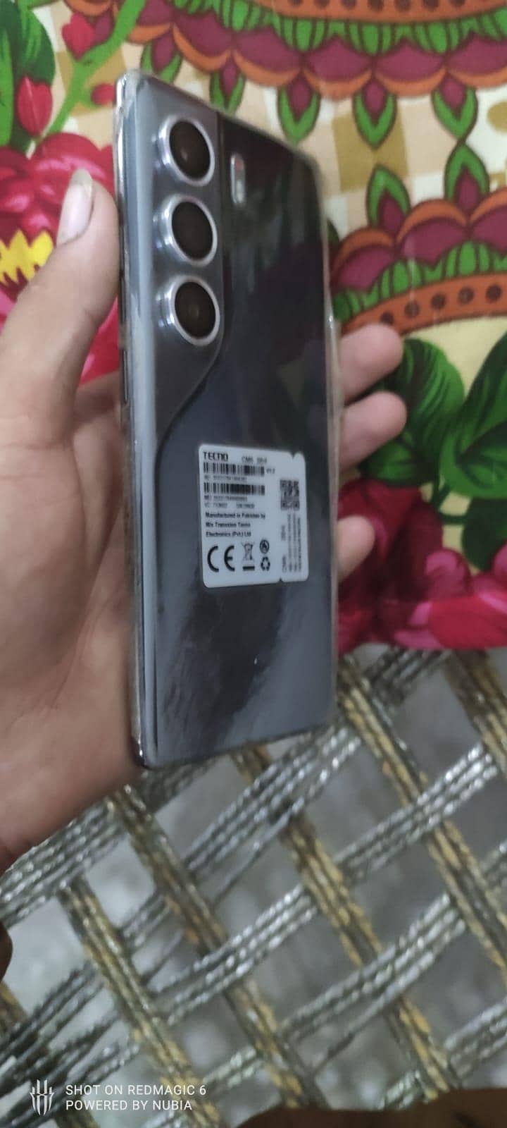 Tecno CAMON 40 Pro 1
