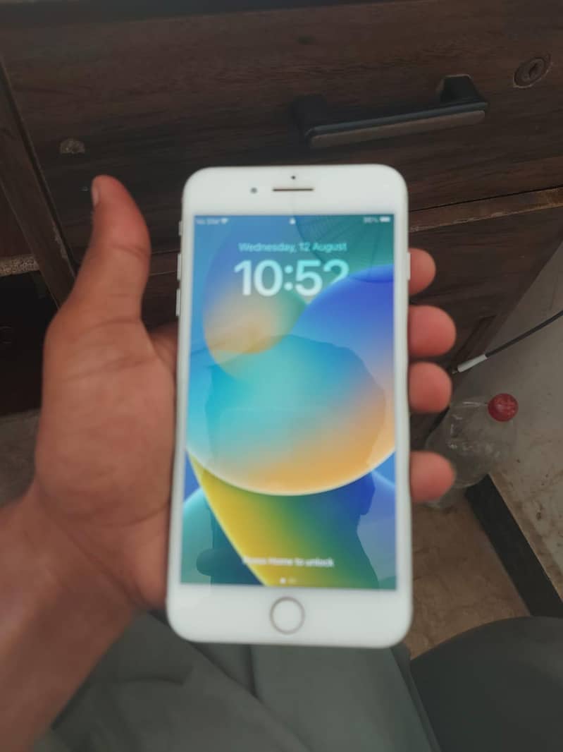Apple iPhone 8 Plus 0