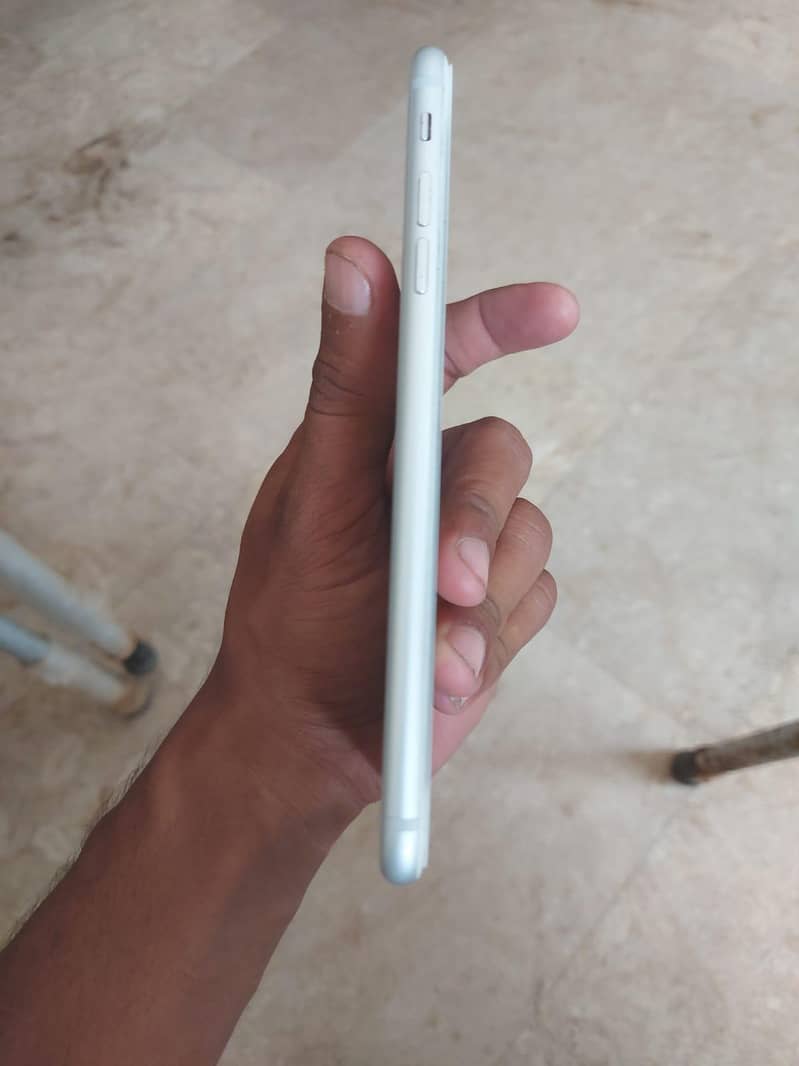 Apple iPhone 8 Plus 1