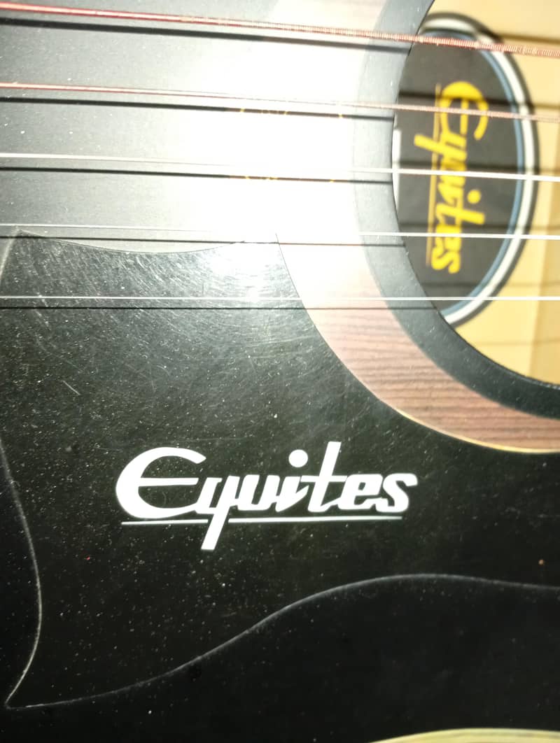 Eyuites Guitar 2