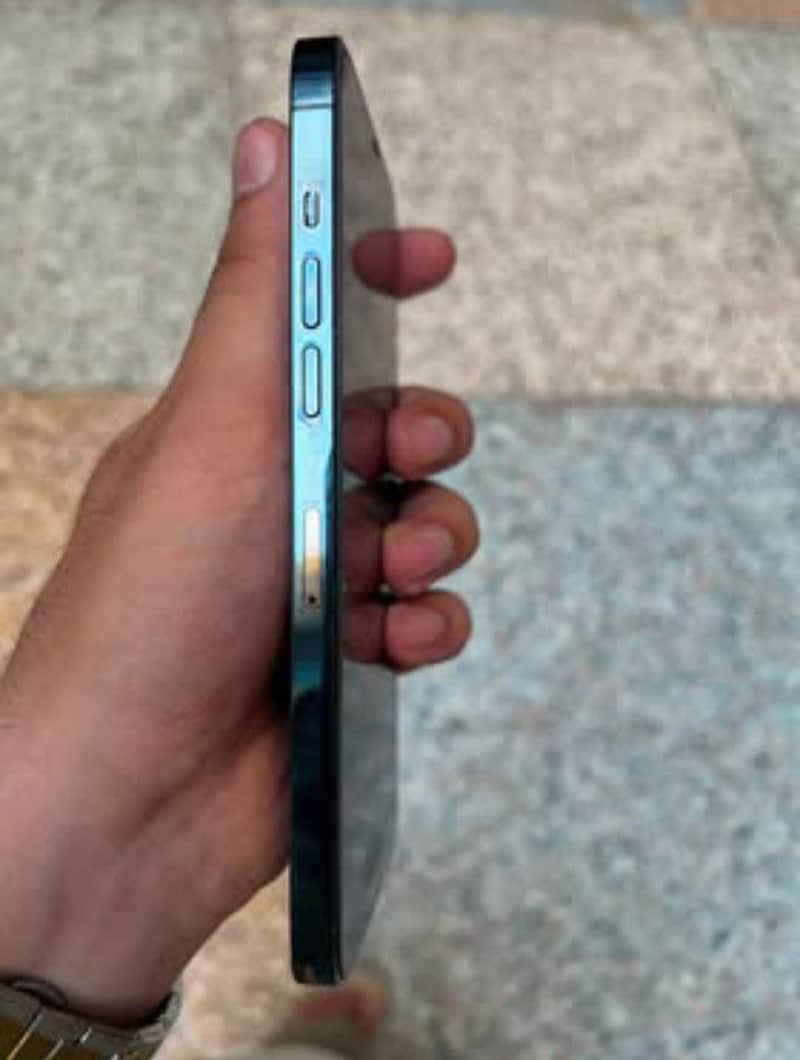 Apple iPhone 12 Pro Max 3