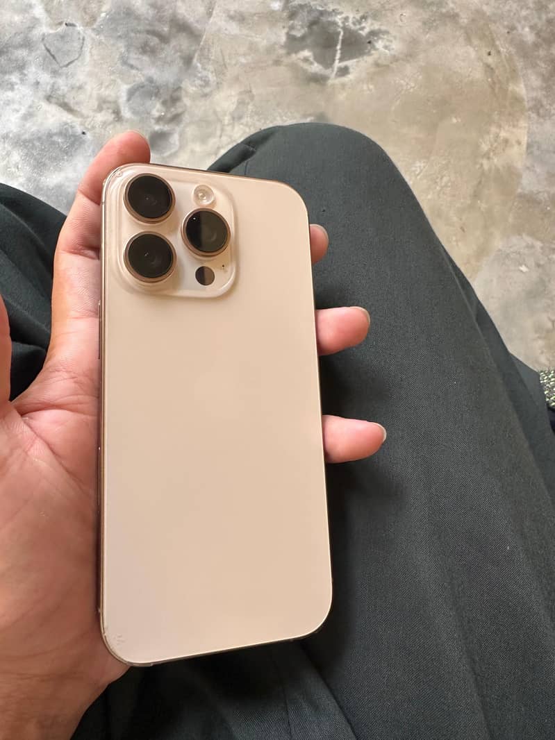 Apple iPhone 16 Pro 2