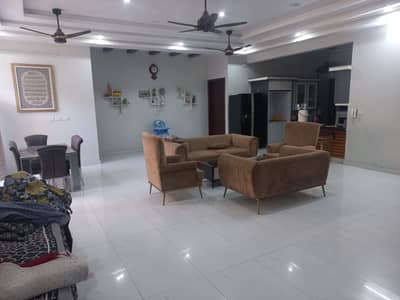 Prime Location Upper Portion With Roof Sized 350 Square Yards Available In Federal B Area