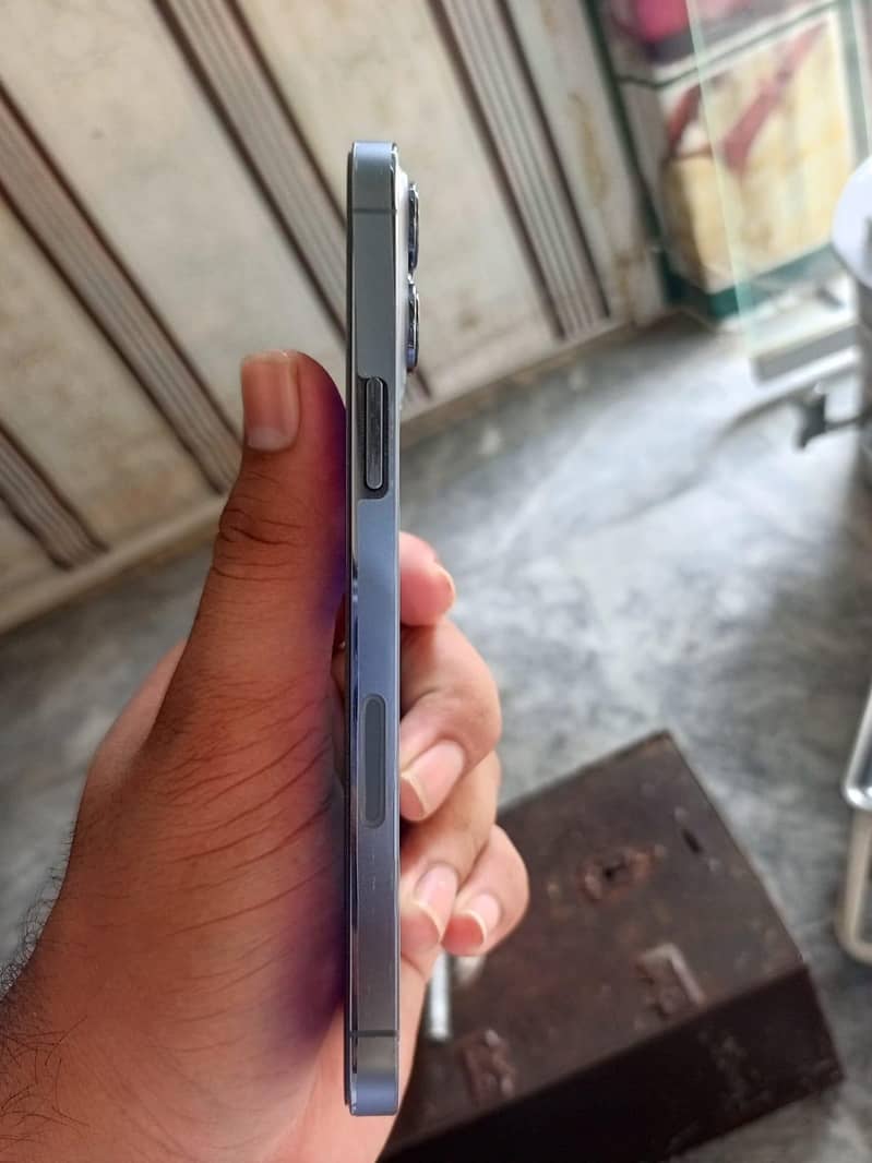 Apple iPhone 13 Pro Max 0