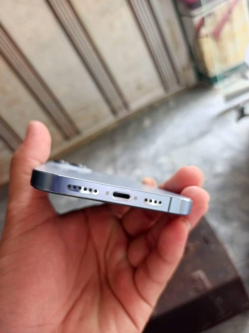 Apple iPhone 13 Pro Max 2