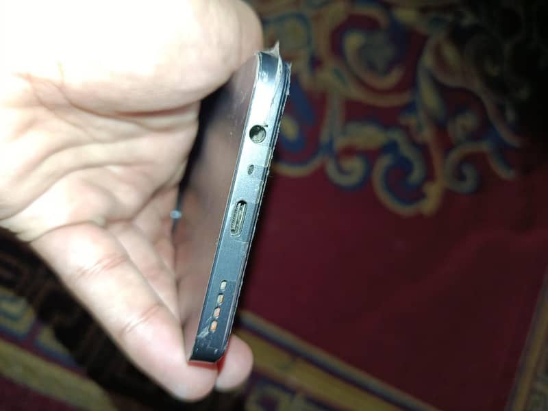 Realme Note 60 4