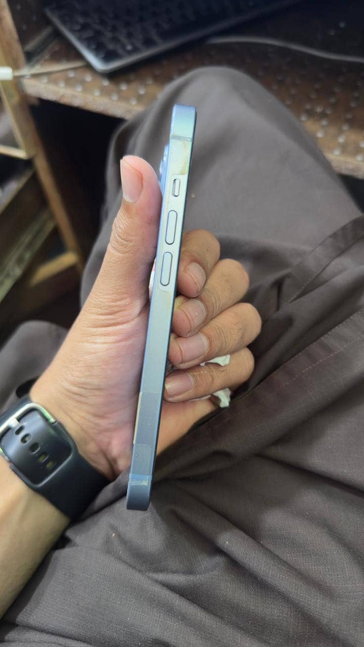 Apple iPhone 14 2