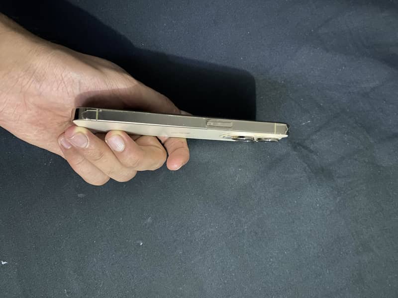 Apple iPhone 14 Pro 3
