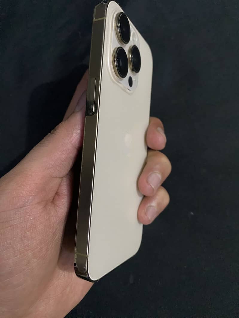 Apple iPhone 14 Pro 4