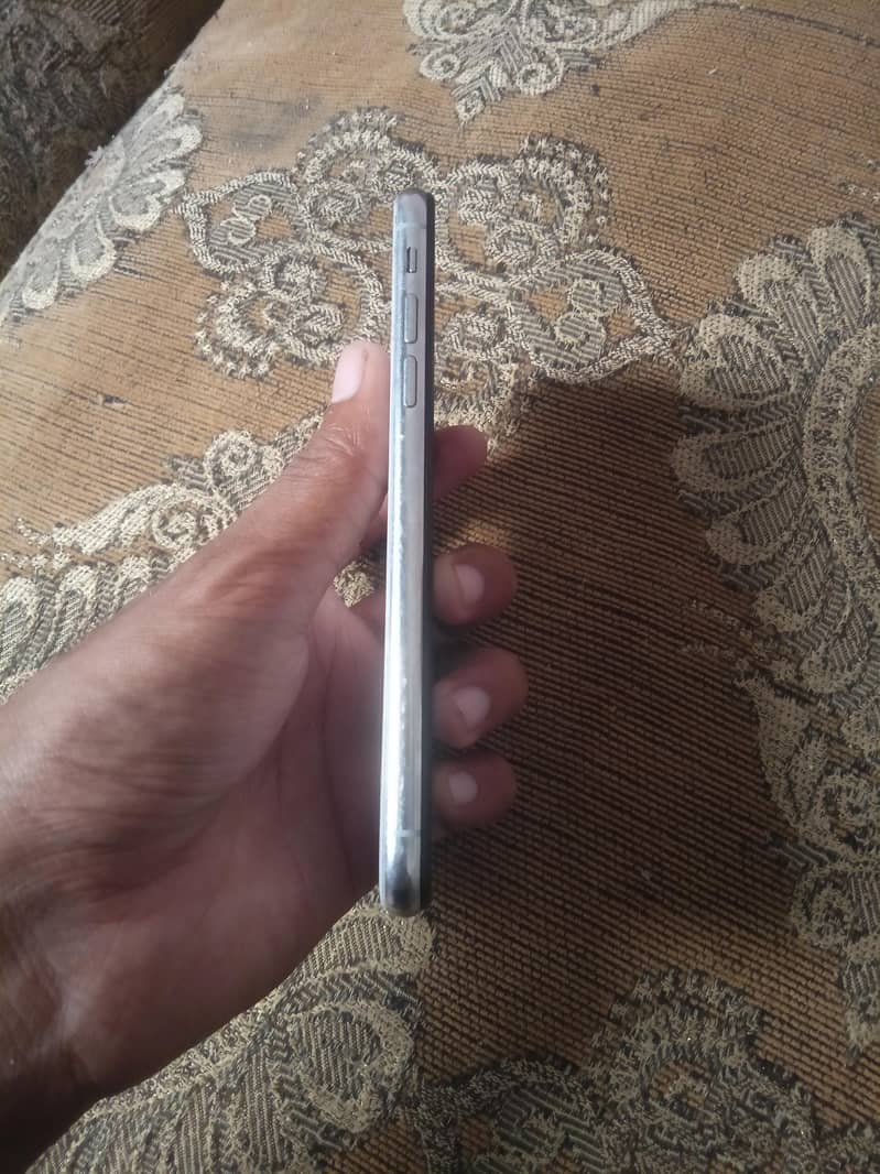 Apple iPhone X 6