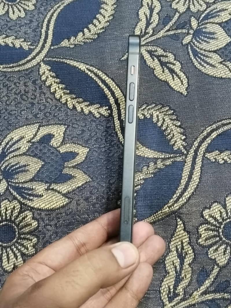 Apple iPhone 12 6