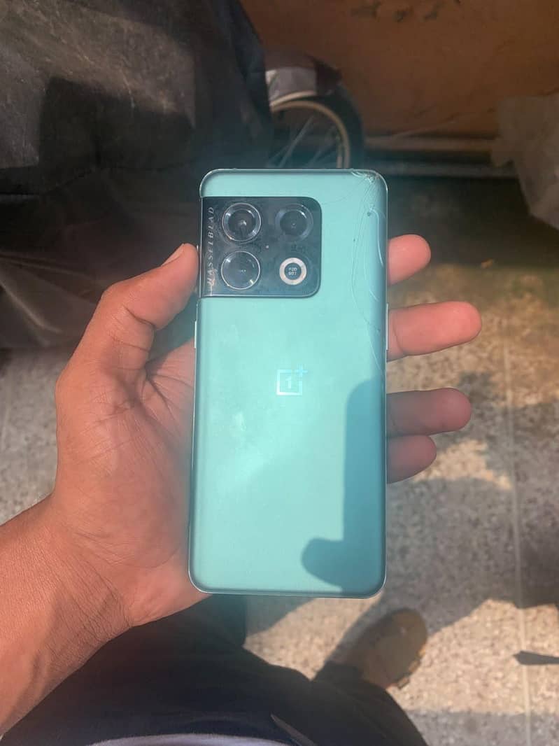 One Plus 10 Pro 1