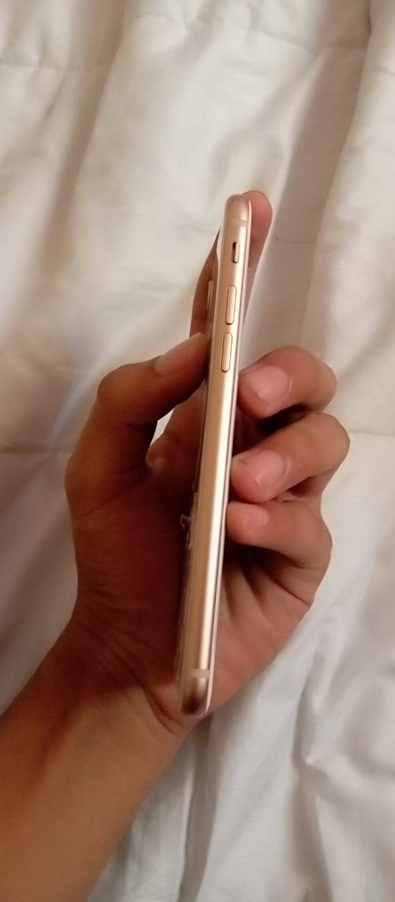 Apple iPhone 8 4