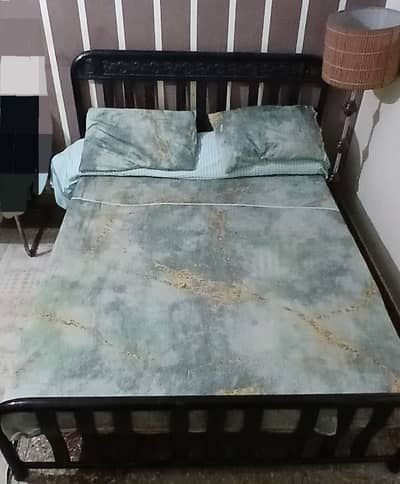 Budget bed with strong frame (Black Colour)